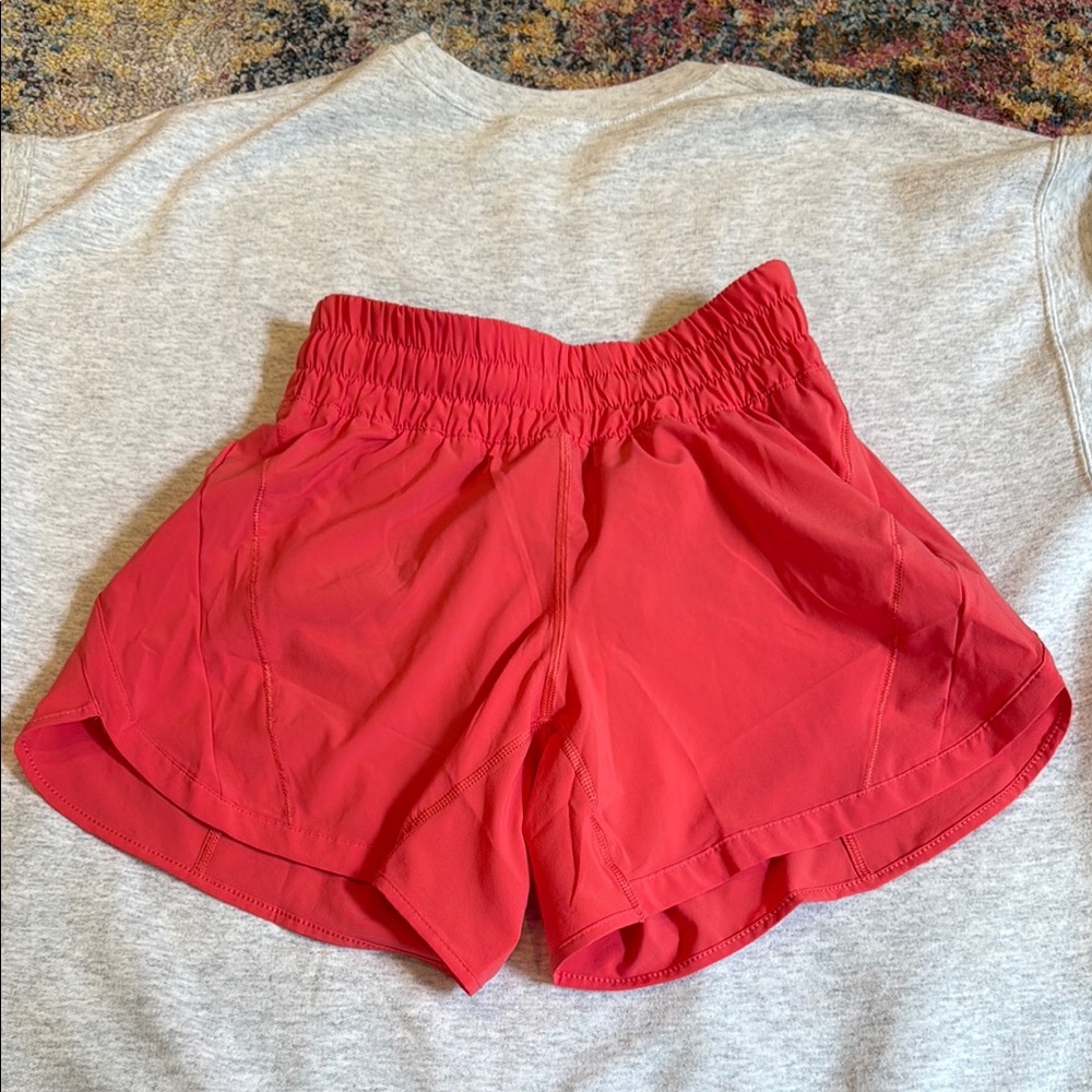 Lululemon Track That High Rise Short 4". Pale Raspberry. Size 4. - Picture 4 of 7